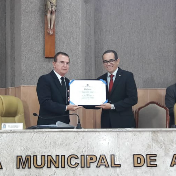 Presidente do Conselho Regional de Odontologia recebe título de Cidadão Aracajuano